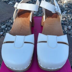 Swedish Hasbeens White Leather Clogs